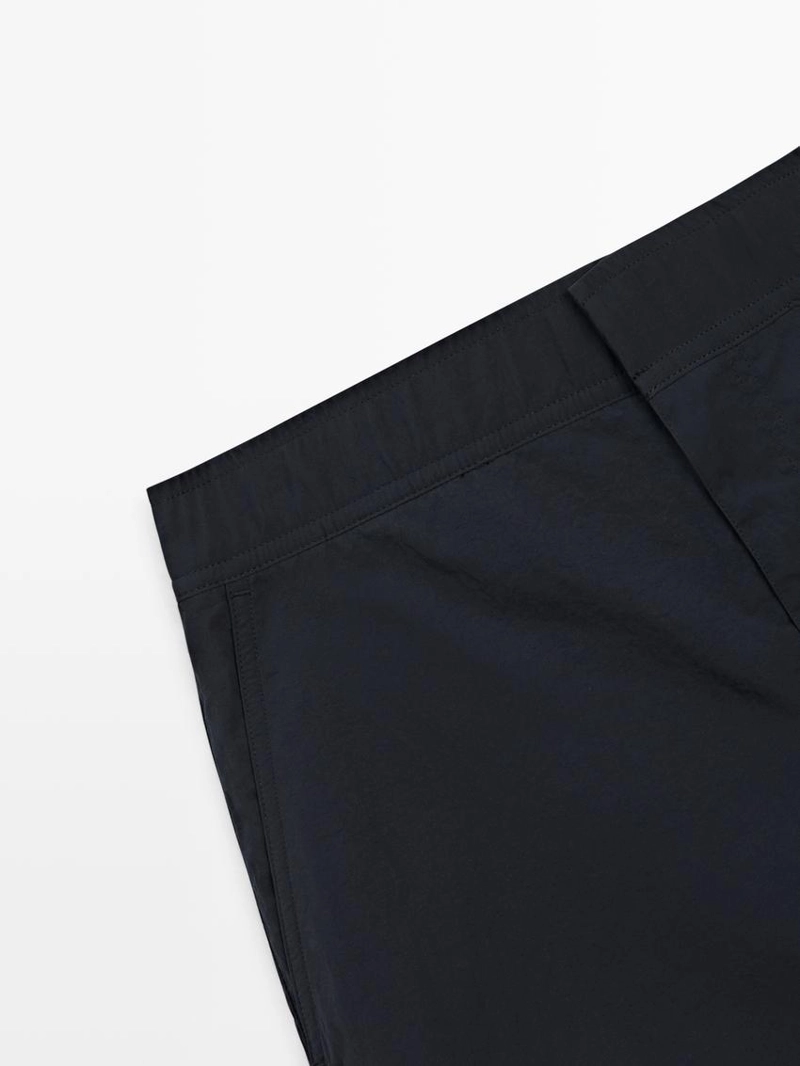 Классические плавки с деталями на поясе