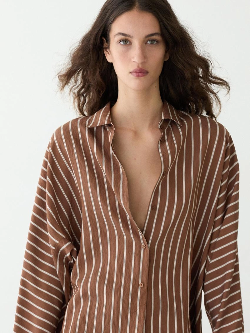 Рубашка с полосатым узором и рукавами летучая мышь