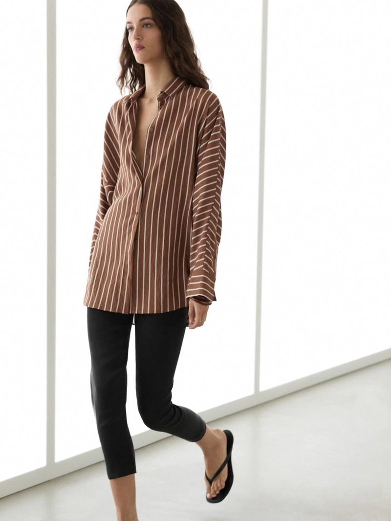 Рубашка с полосатым узором и рукавами летучая мышь