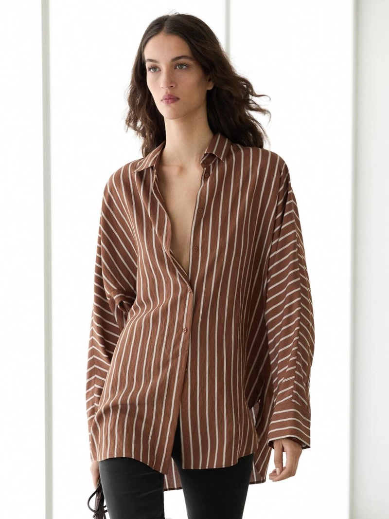 Рубашка с полосатым узором и рукавами летучая мышь