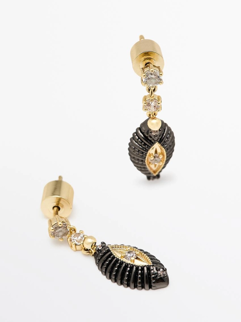 Сверкающие серьги с камнями