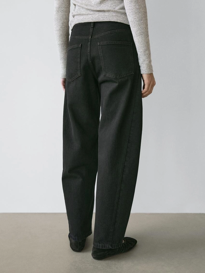 Джинсы с завышенной талией в стиле баллон