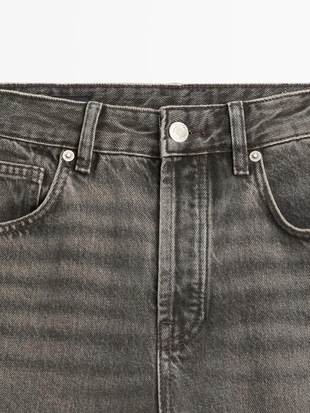 Джинсы с завышенной посадкой и расклешенными штанинами- Заказать в России