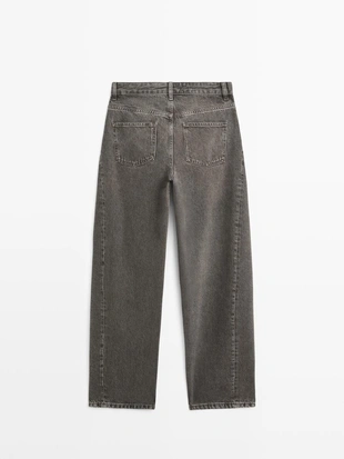 Джинсы с завышенной посадкой и расклешенными штанинами- Заказать в России