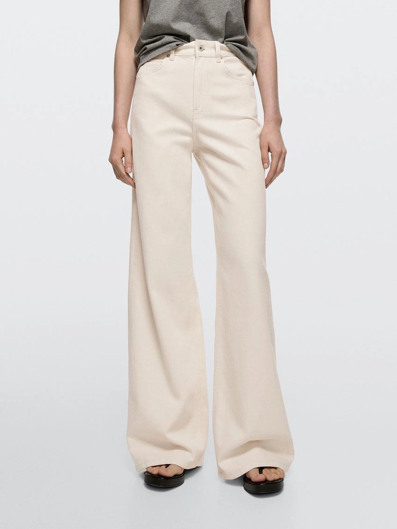 Джинсы с высокой посадкой и широкими брючинами