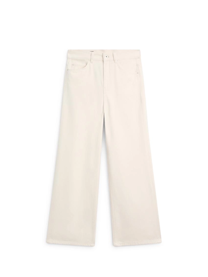 Джинсы с высокой посадкой и широкими брючинами