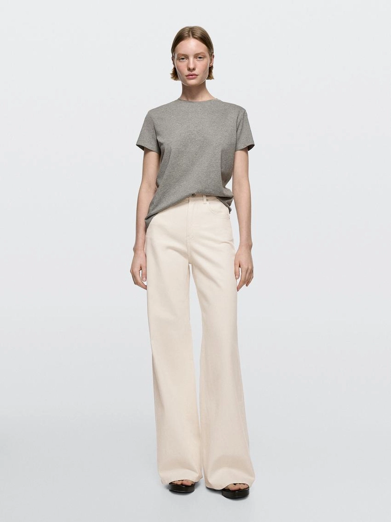 Джинсы с высокой посадкой и широкими брючинами