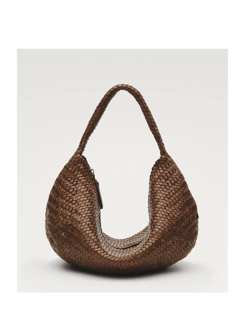 Сумка полумесяц из плетеной кожи