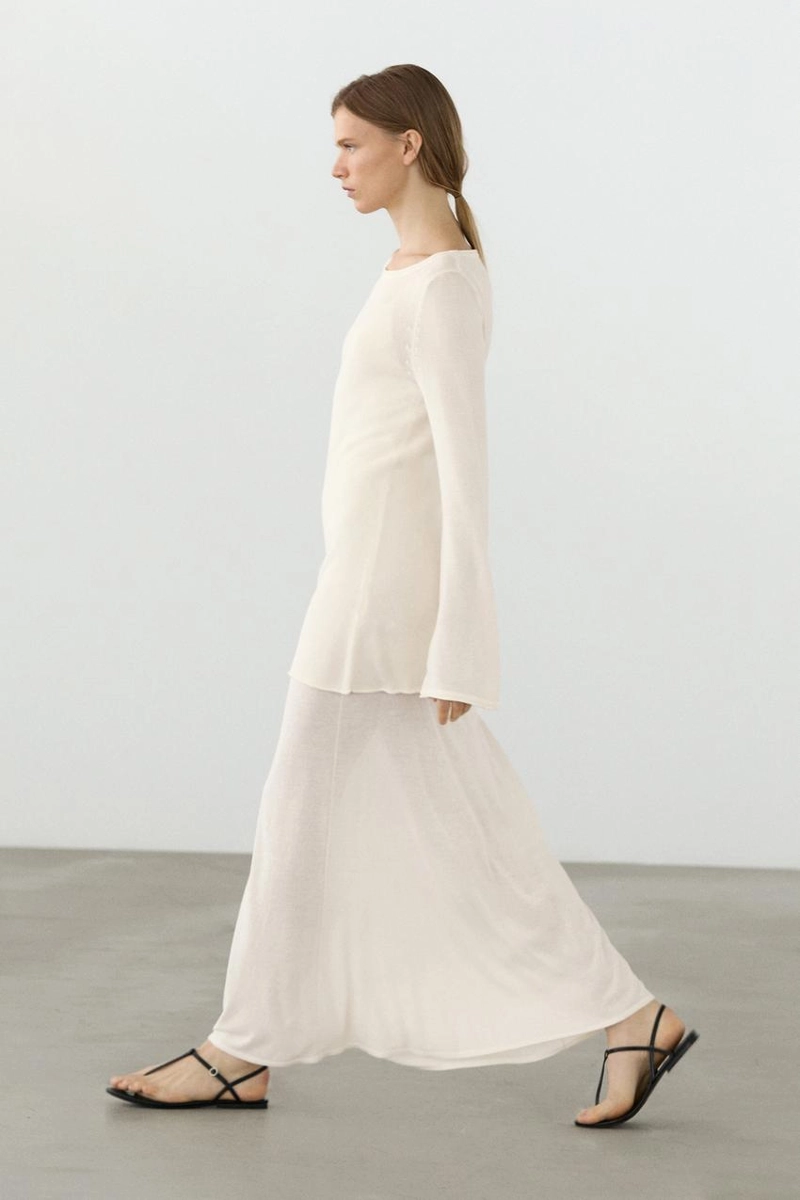 Платье из хлопковой ткани с длинными рукавами