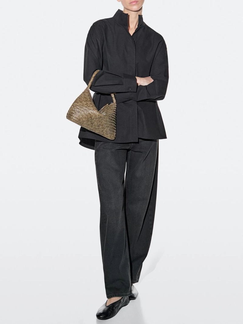 Небольшая плетеная кожаная сумка через плечо