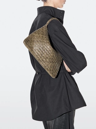 Небольшая плетеная кожаная сумка через плечо- Заказать в России