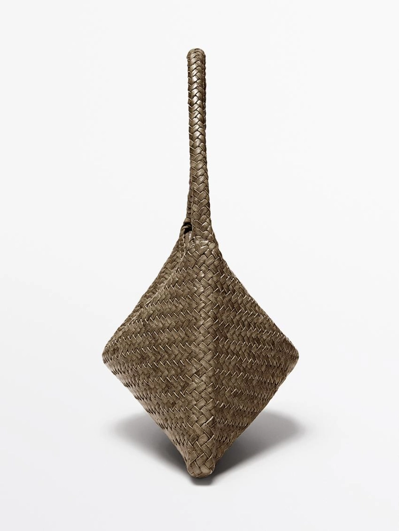 Небольшая плетеная кожаная сумка через плечо