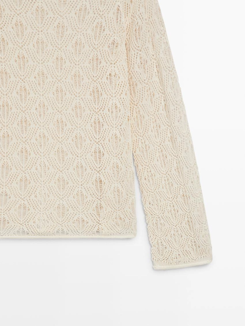 Свитер с лодочкой и деталями сетки