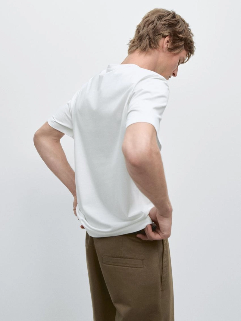 Футболка с v-образным вырезом из 100% хлопка