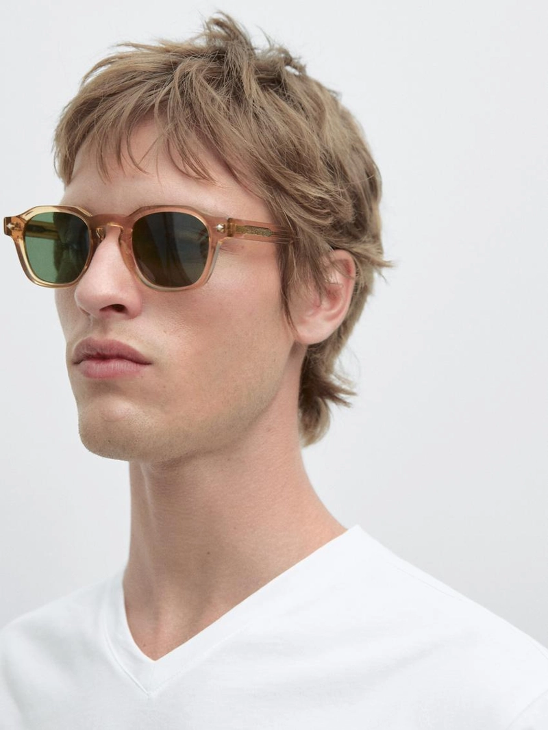 Футболка с v-образным вырезом из 100% хлопка