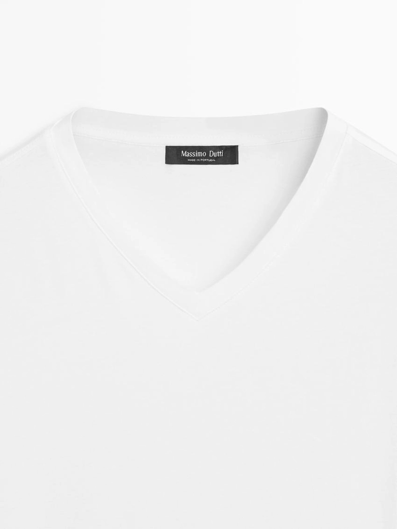 Футболка с v-образным вырезом из 100% хлопка