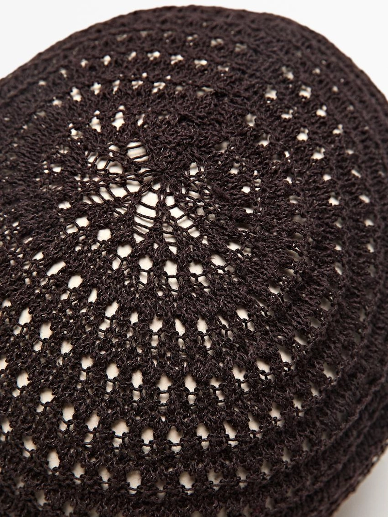 Шапка из смесового хлопка с крючком