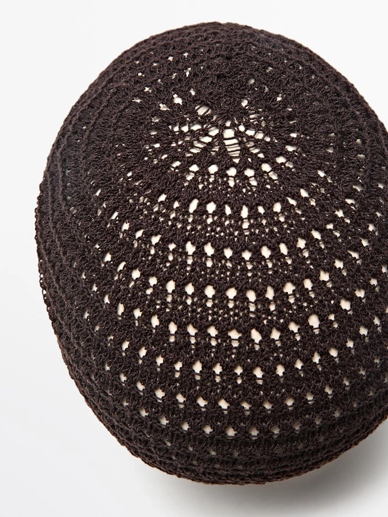 Шапка из смесового хлопка с крючком