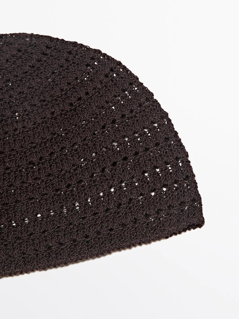 Шапка из смесового хлопка с крючком