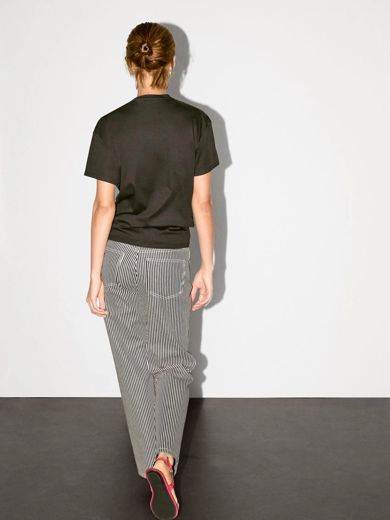 Футболка с v-образным вырезом