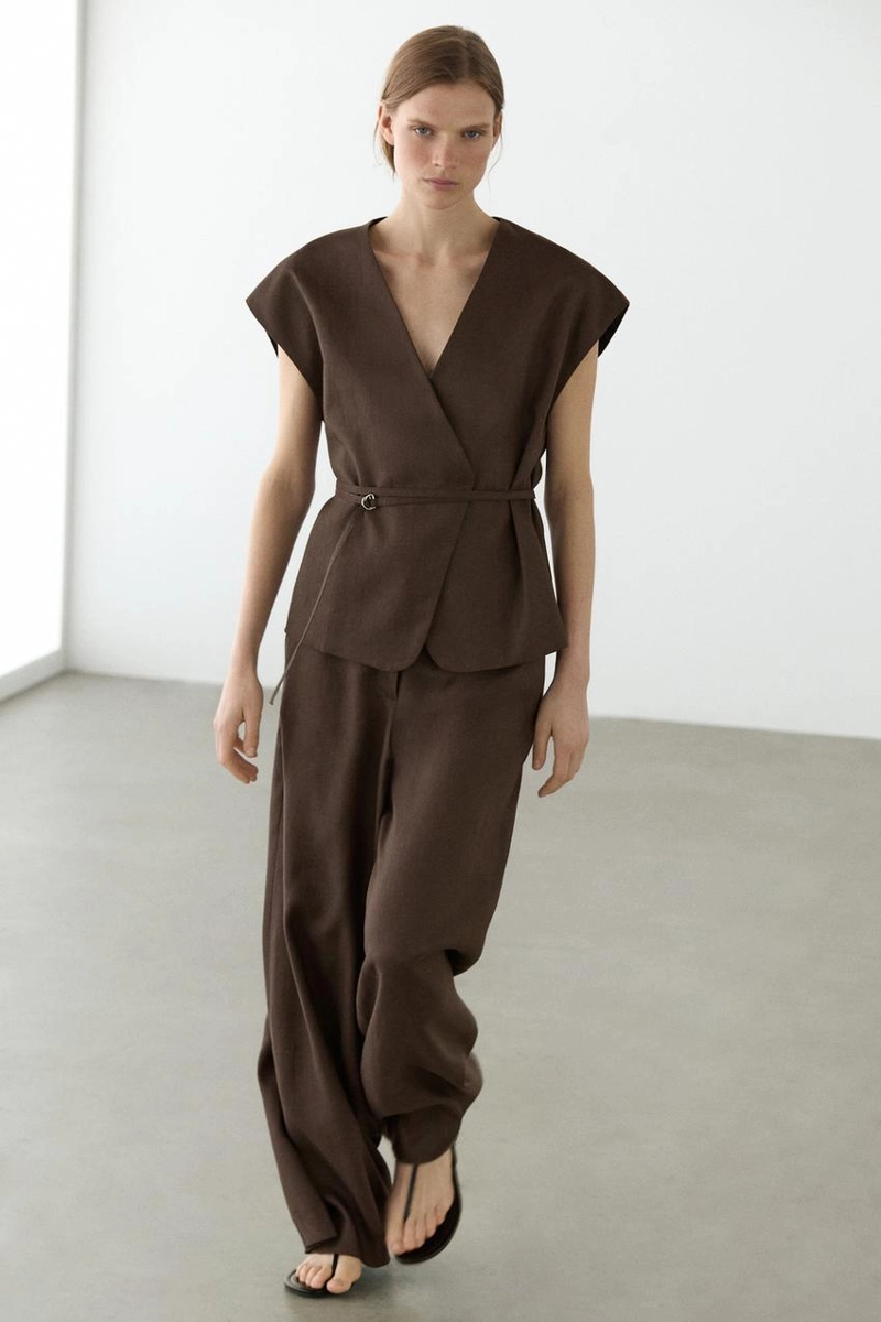 Жилет из смесового льна с оборками на оборчатой горловине