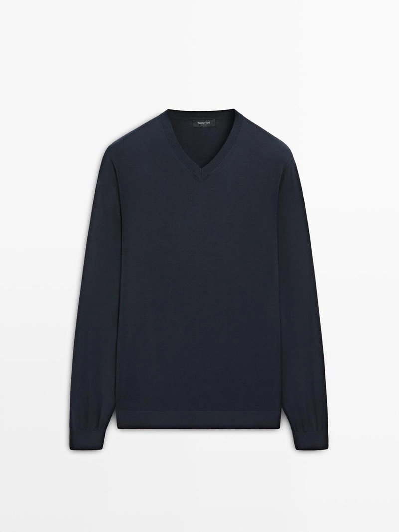 Свитер из хлопкового смесового трикотажа с v-образным вырезом