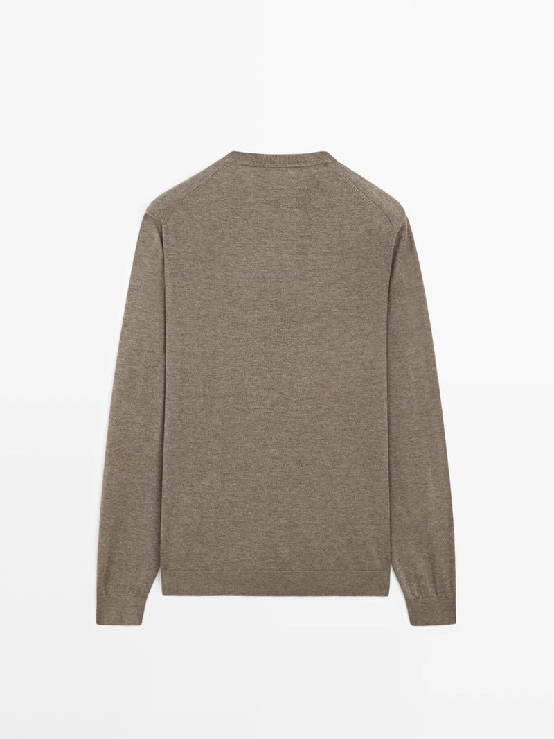 Свитер из хлопковой смеси с v-образным вырезом