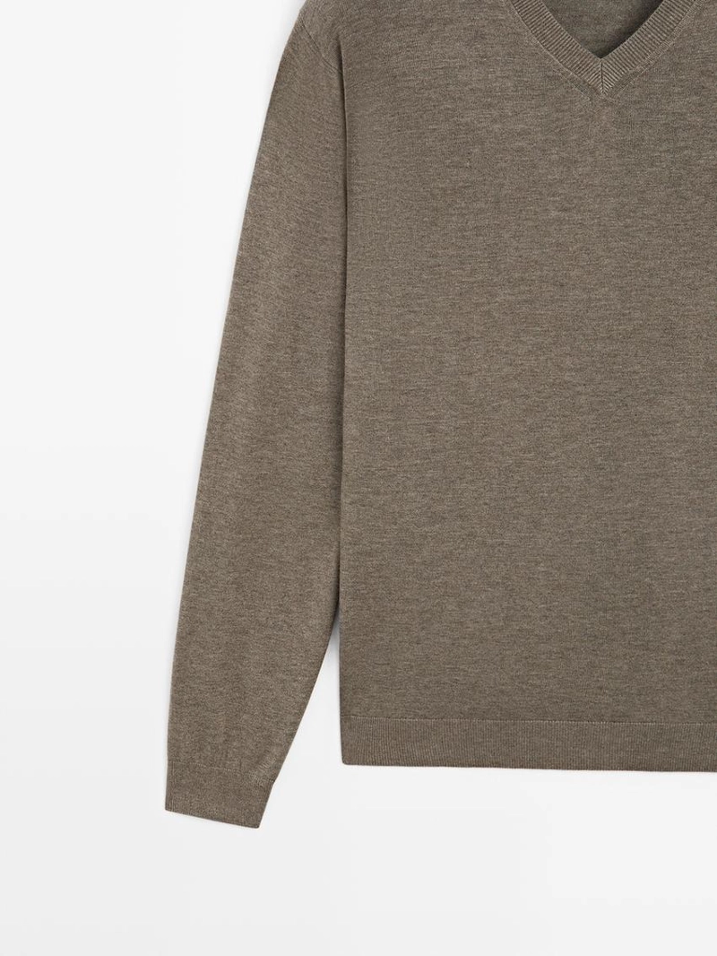 Свитер из хлопковой смеси с v-образным вырезом