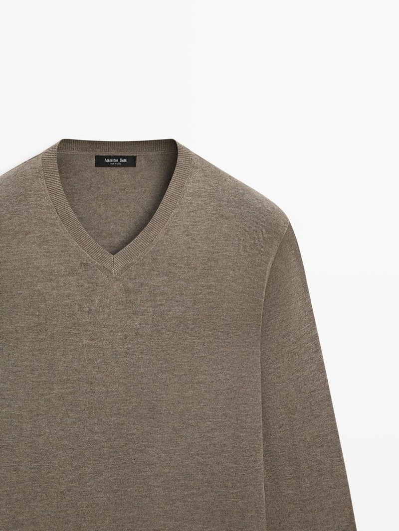 Свитер из хлопковой смеси с v-образным вырезом