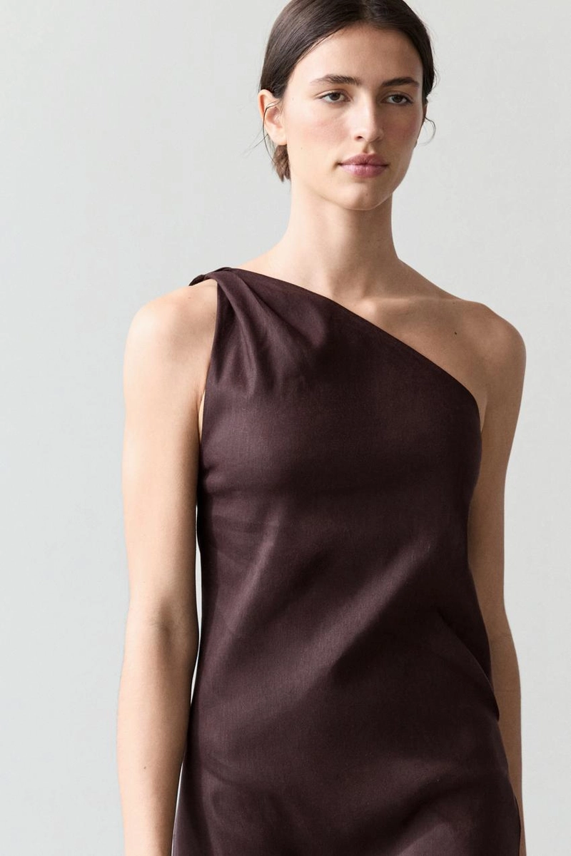 Платье из льняной смеси с асимметрией