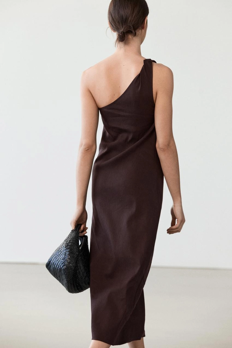 Платье из льняной смеси с асимметрией