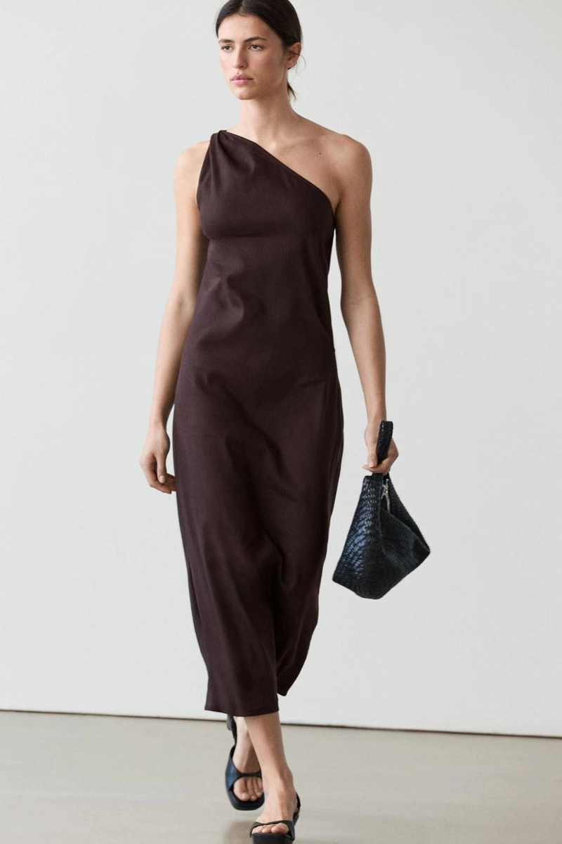 Платье из льняной смеси с асимметрией