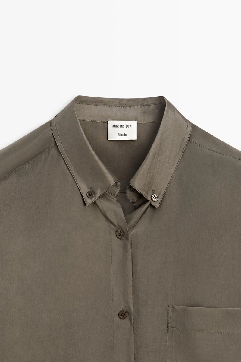 Рубашка из текучего атласа с карманом - studio