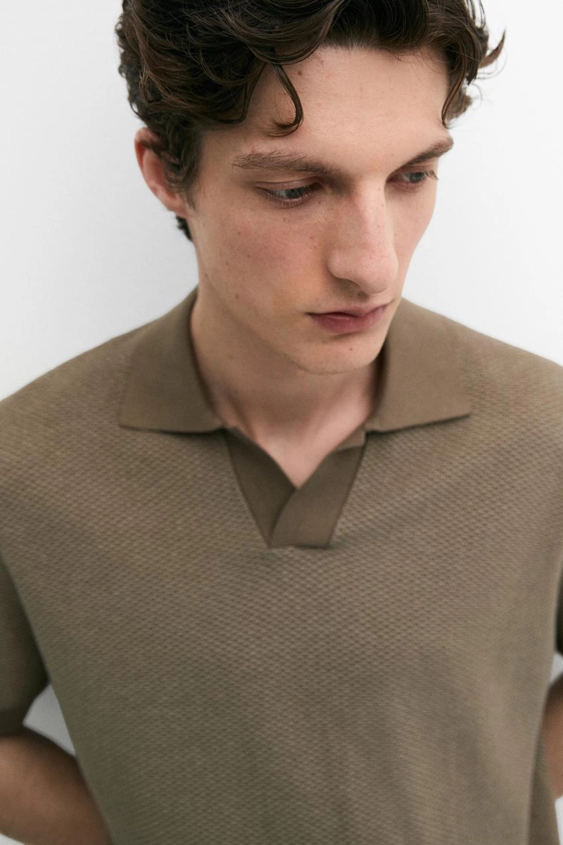 Поло-свитер с воротником-стойкой из текстурированного хлопкового трикотажа