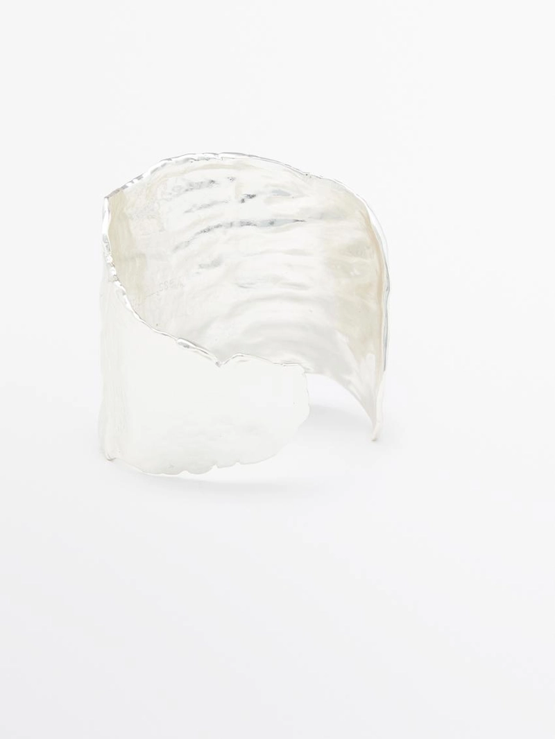 Широкий текстурированный браслет