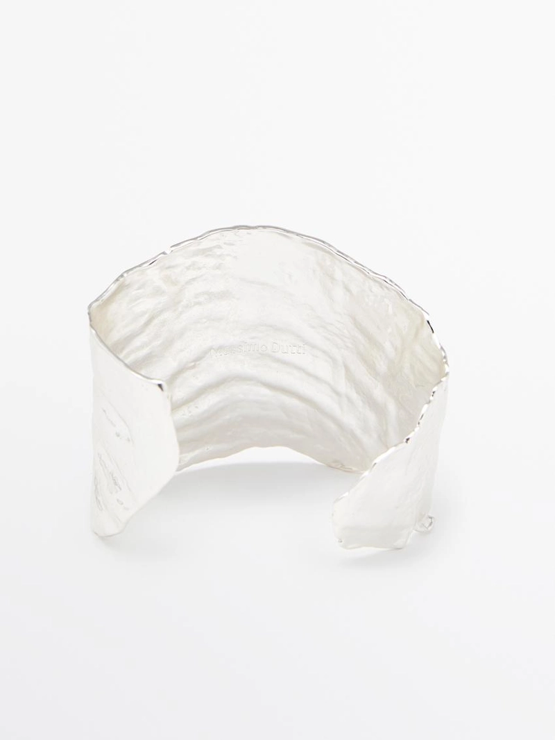 Широкий текстурированный браслет