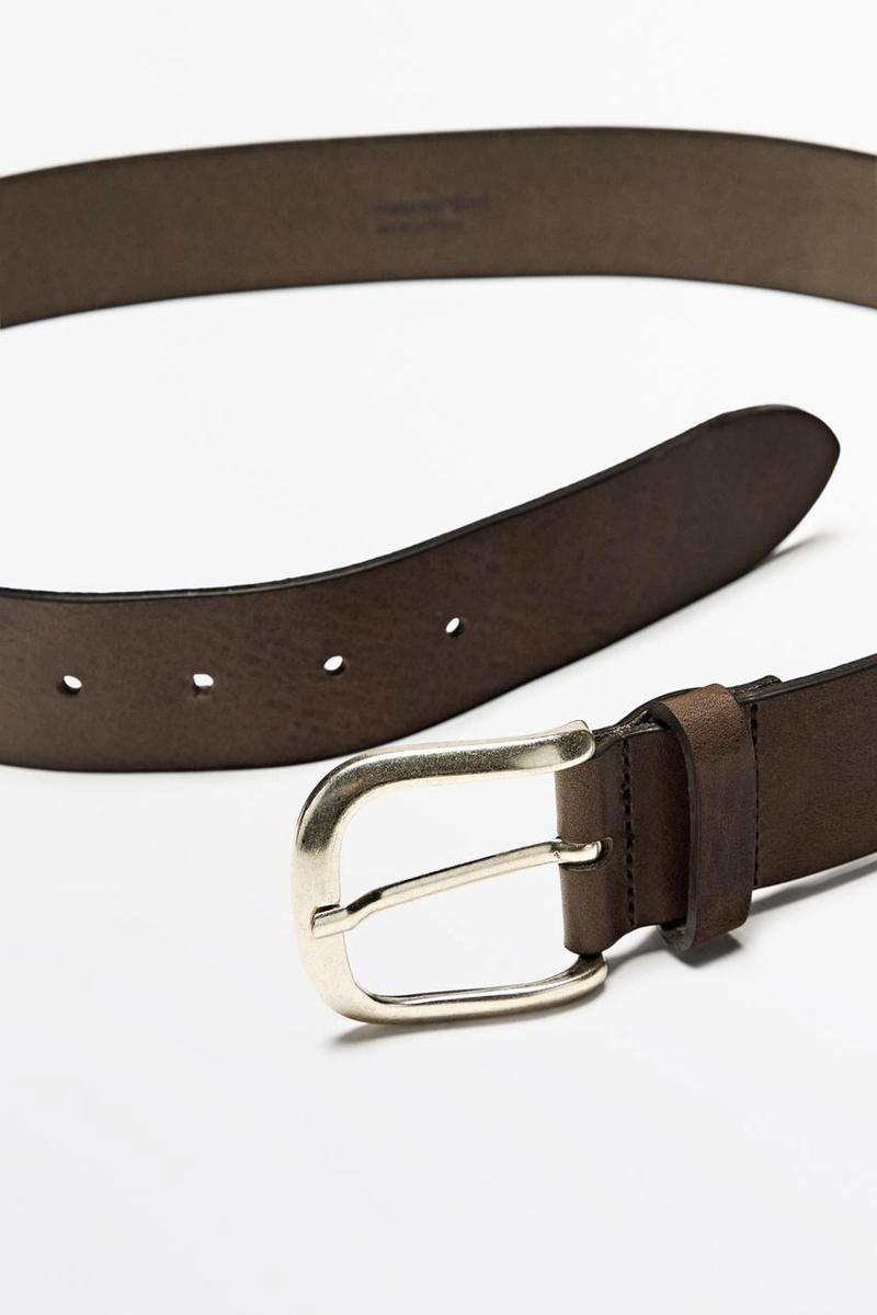 Кожанный ремень с изогнутой пряжкой из нубука