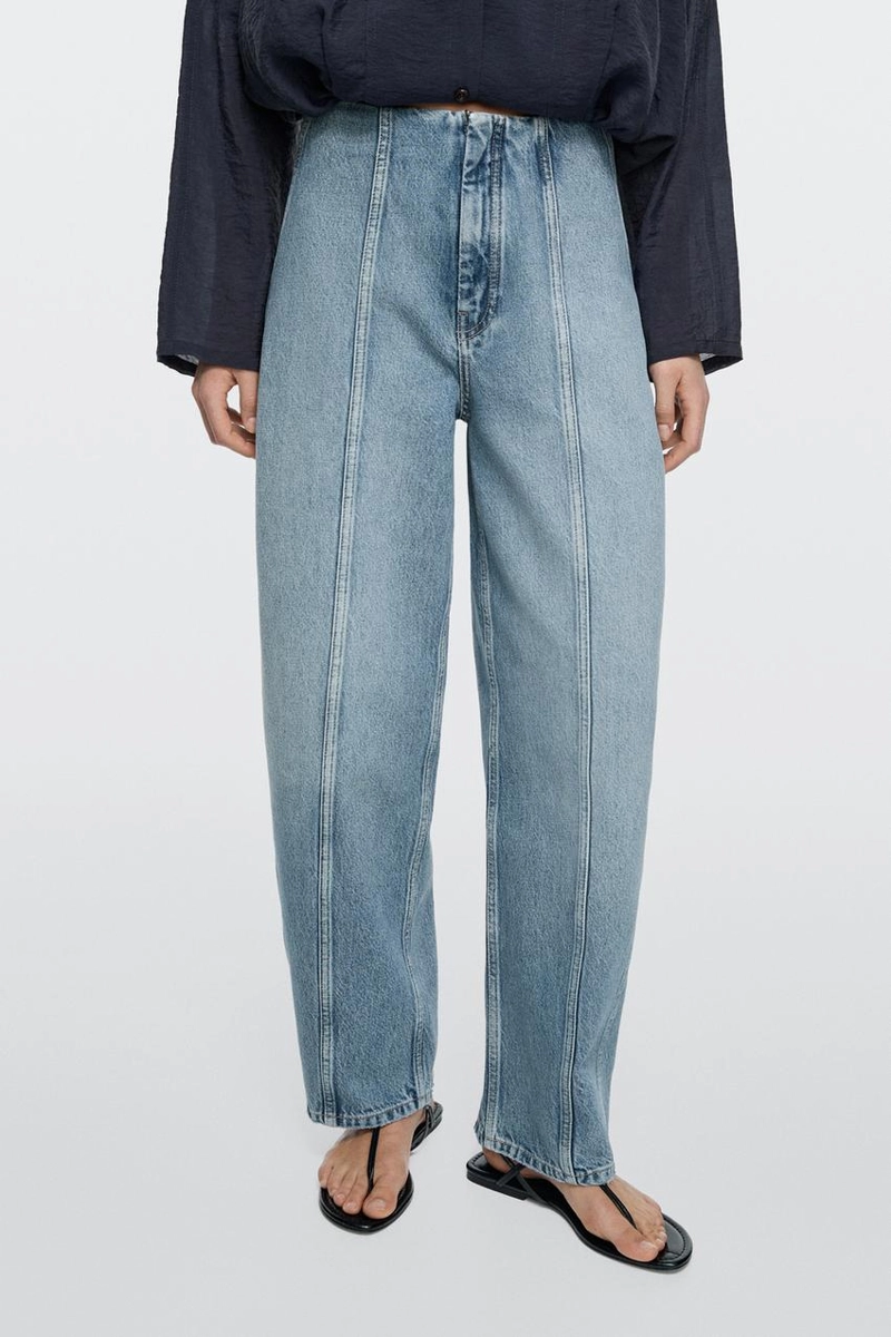 Джинсы широкие силуэта barrel с деталями швов