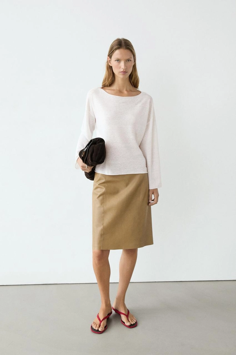 Пуловер из льна с лодочкой