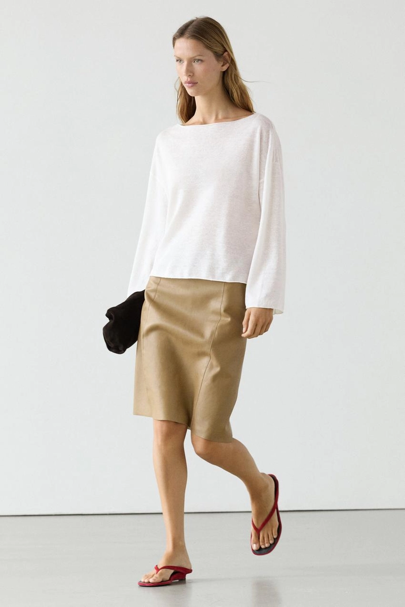 Пуловер из льна с лодочкой