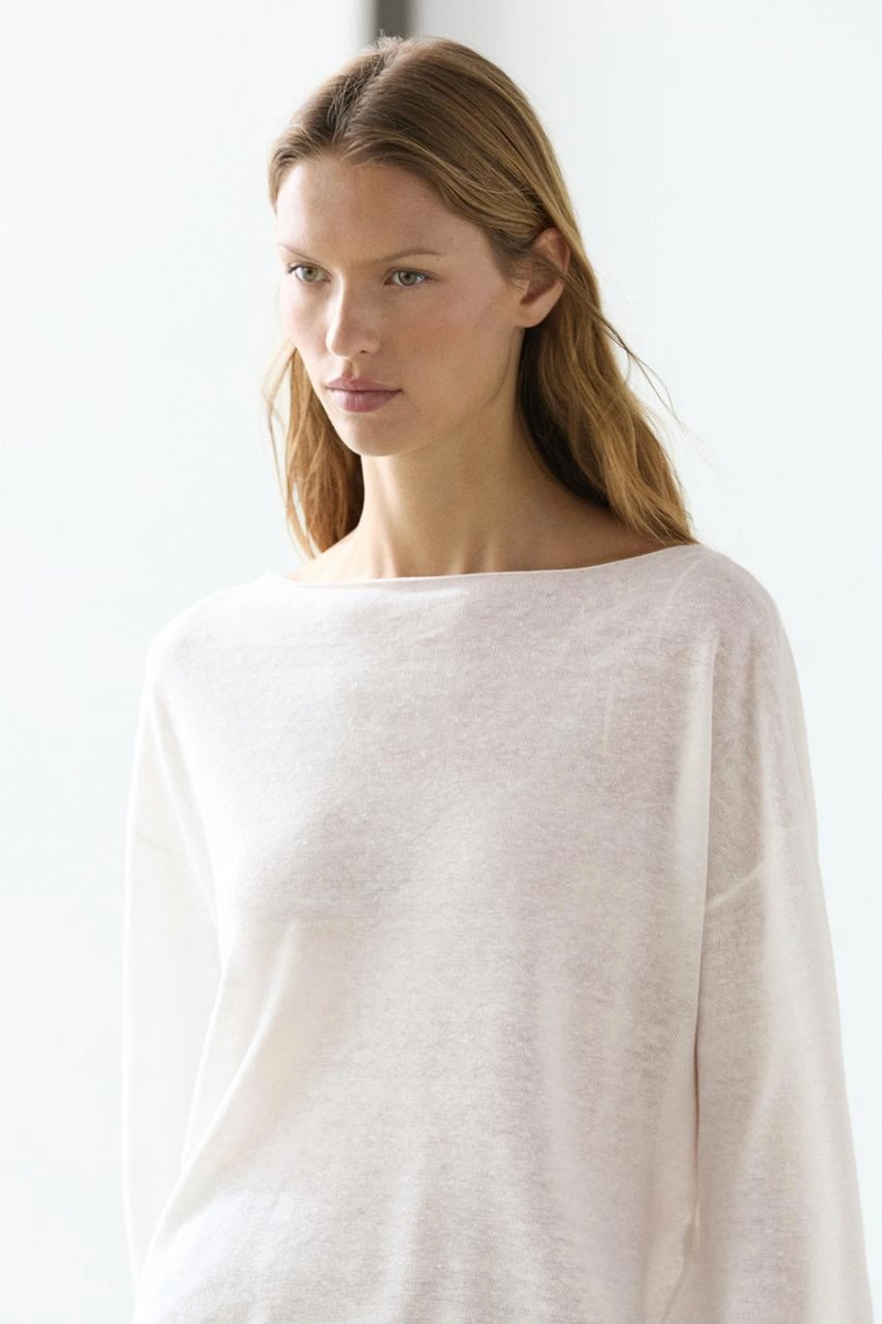 Пуловер из льна с лодочкой