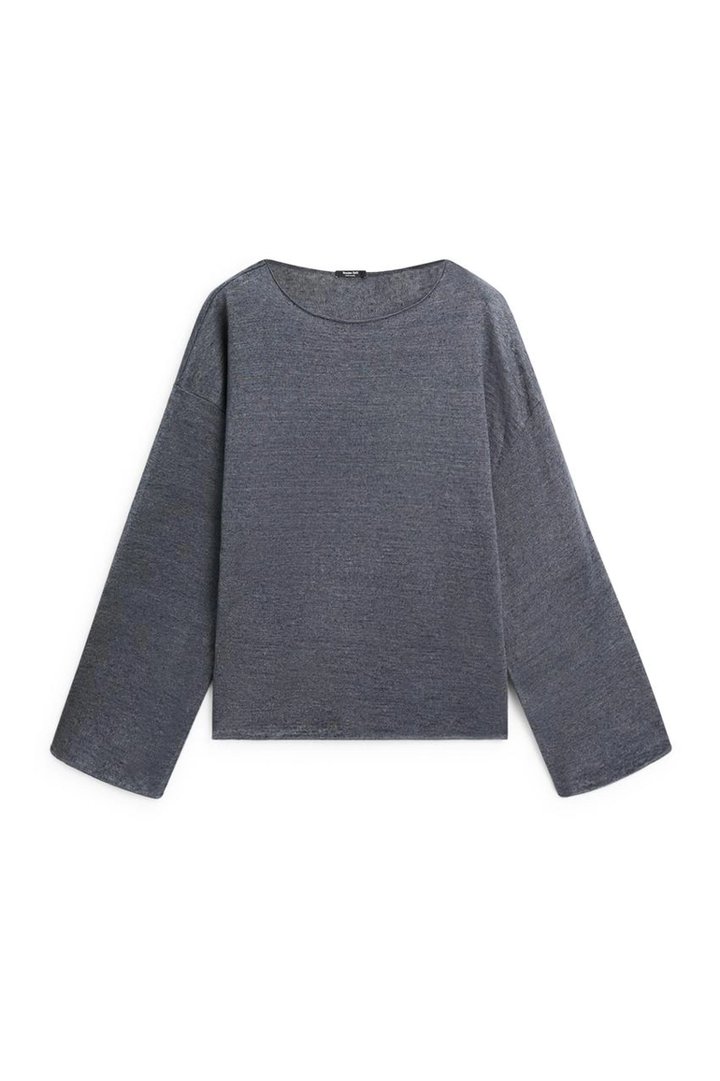 Свитер из льна с лодочкой