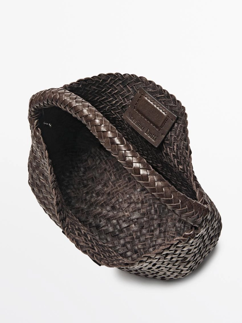 Сумочка мини из плетеной кожи нубук