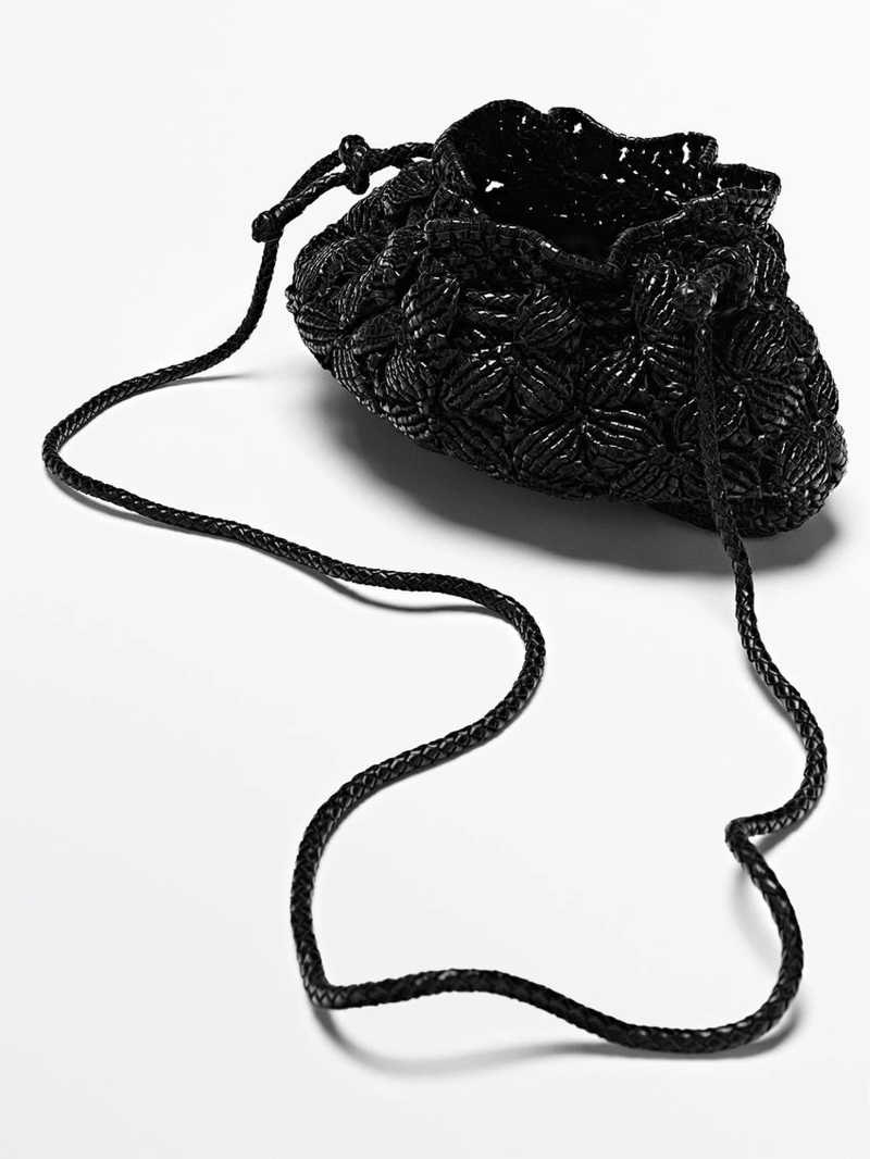 Сумочка-клатч из нубука с макраме