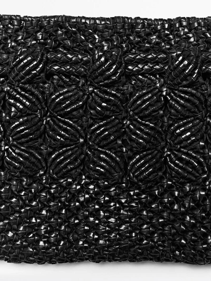 Сумочка-клатч из нубука с макраме