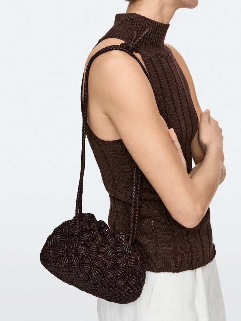 Сумка-мешочек из макраме из натуральной кожи