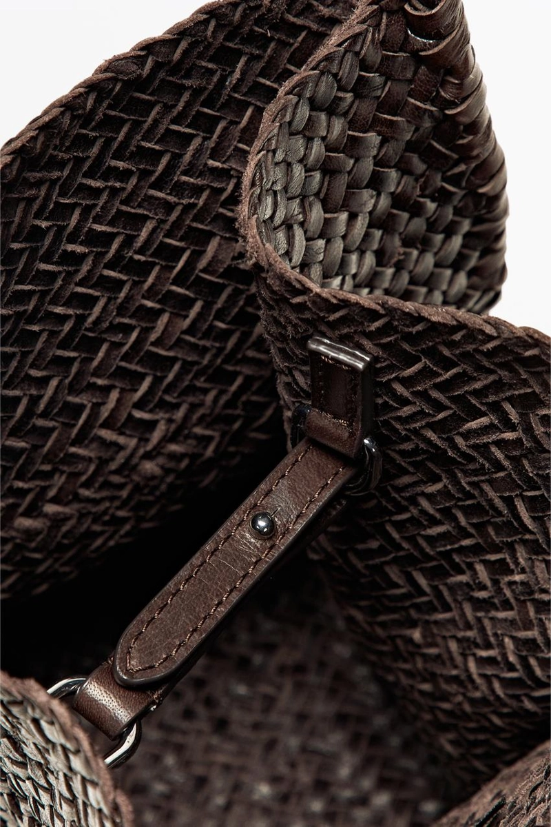 Кожаная вязаная сумка ведро