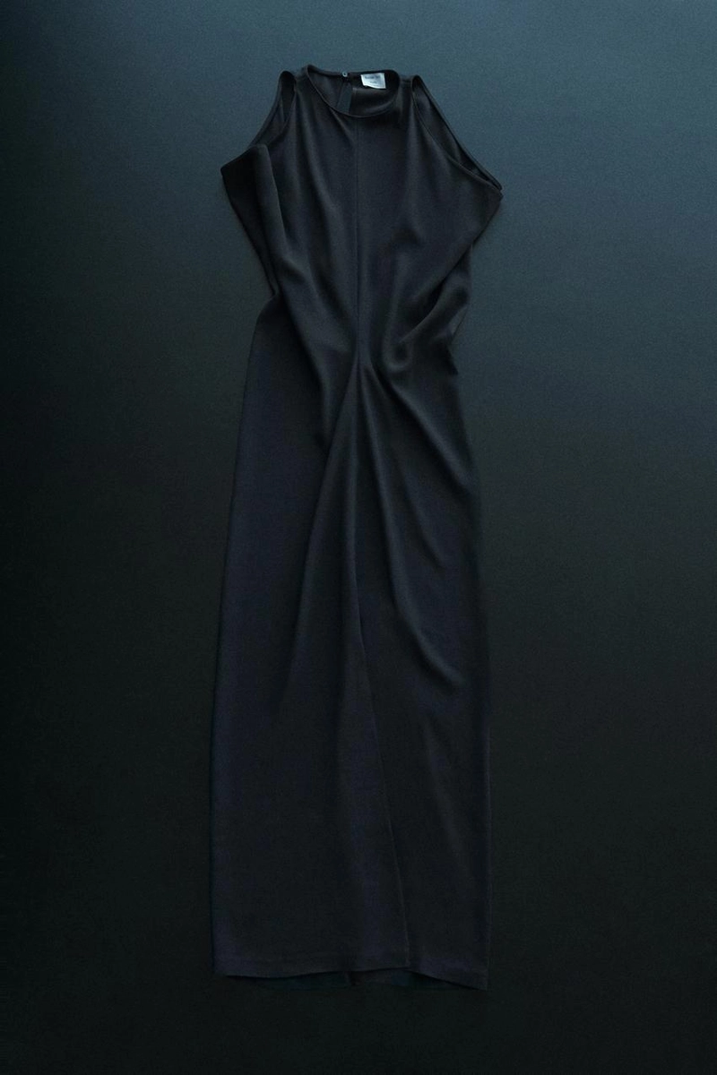 Платье миди со складками