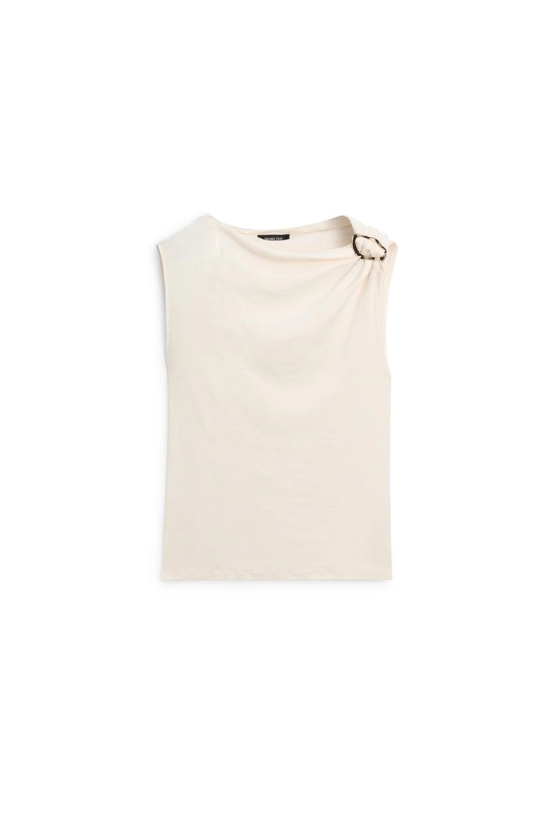 Топ с асимметричным вырезом и деталями из страз