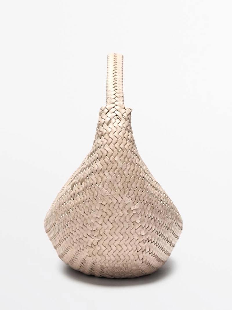 Сумка полумесяц из плетеной кожи